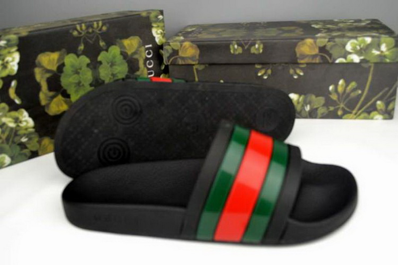 Gucci Slippers Woman--003
